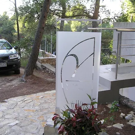 Ypsilon Διαμέρισμα