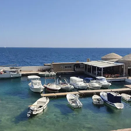 Ypsilon Sveta Nedelja (Hvar)