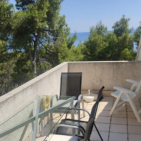 Ypsilon * Sveta Nedelja (Hvar)