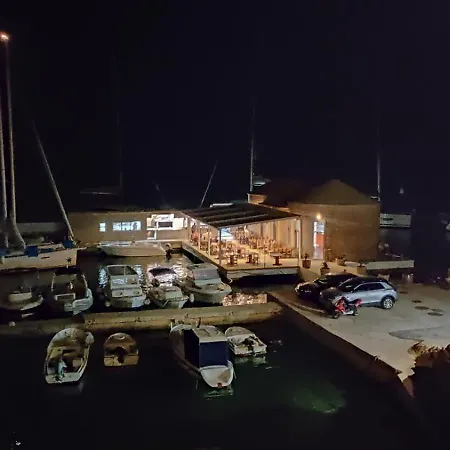 Διαμέρισμα Ypsilon Sveta Nedelja (Hvar)