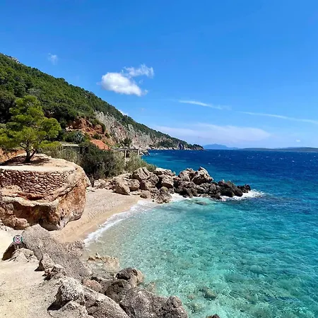 Ypsilon * Sveta Nedelja (Hvar)